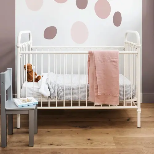 DIY: spraymåla möbler och detaljer